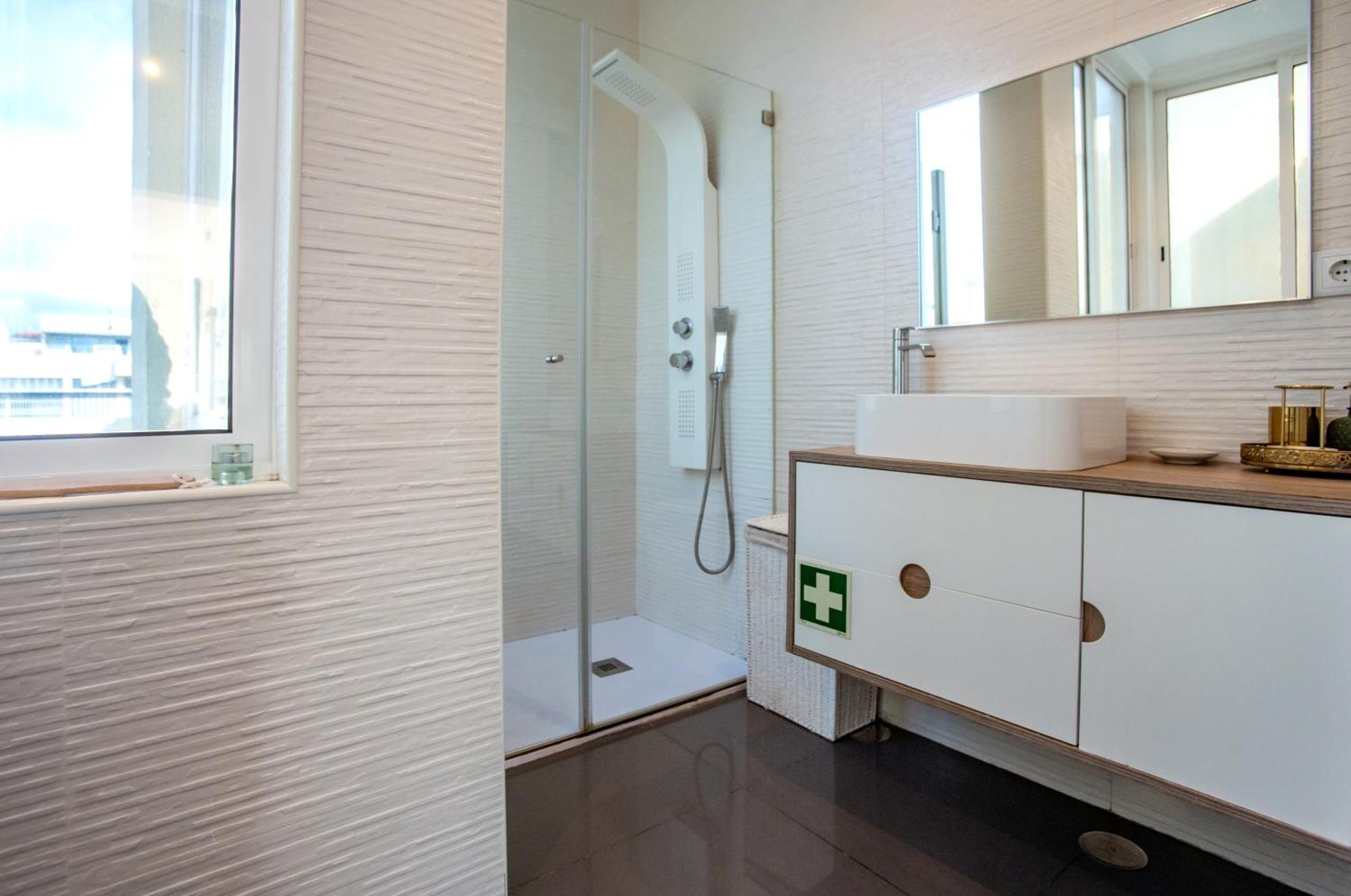 Bright Apartment In Lisbon Bagian luar foto