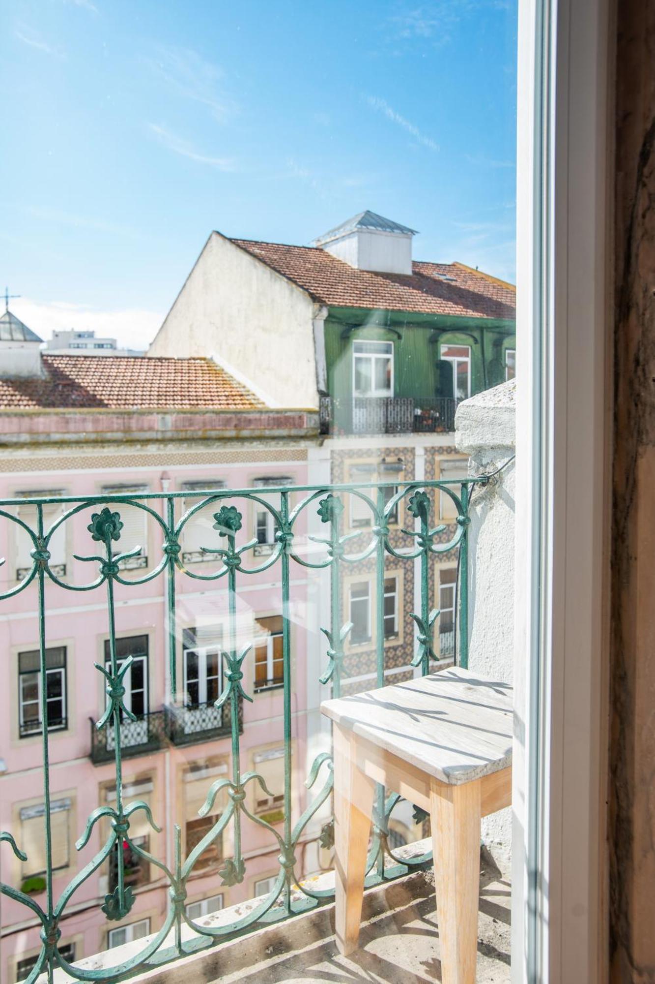 Bright Apartment In Lisbon Bagian luar foto